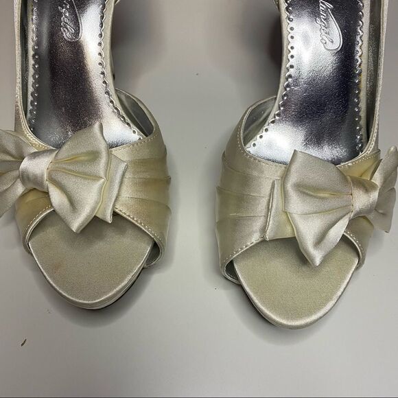DAVIDS Bridals Michelangelo Mirabelle Mercury Bow Ivory Pump Heels dressy - Picture 3 of 11